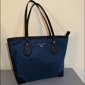 Michael Kors Eva Multi SM TZ Tote - Navy/Black